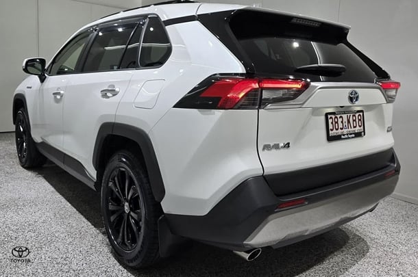 2024 Toyota RAV4 Hybrid Cruiser 2WD image 4