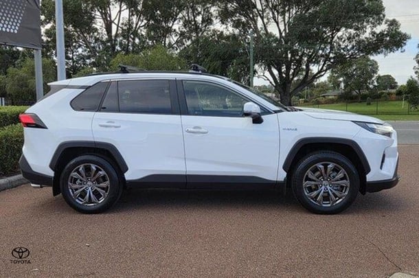 2021 Toyota RAV4 Hybrid GXL-2WD image 2