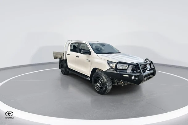 2021 Toyota Hilux SR image 2