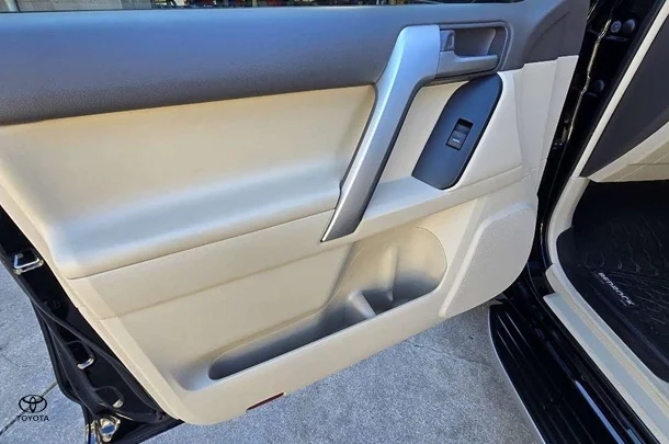2021 Toyota Prado Kakadu image 15