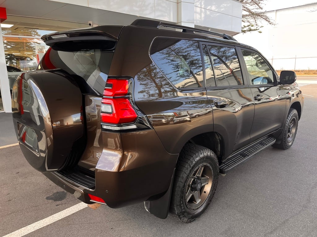 2022 Toyota Prado GXL image 3
