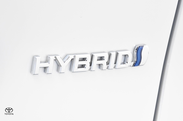2024 Toyota RAV4 Hybrid GXL-2WD image 8