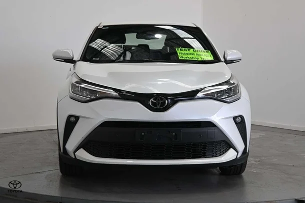 2023 Toyota C-HR GXL-2WD image 2