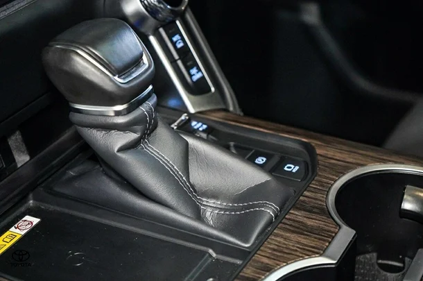 2023 Toyota Landcruiser VX image 28