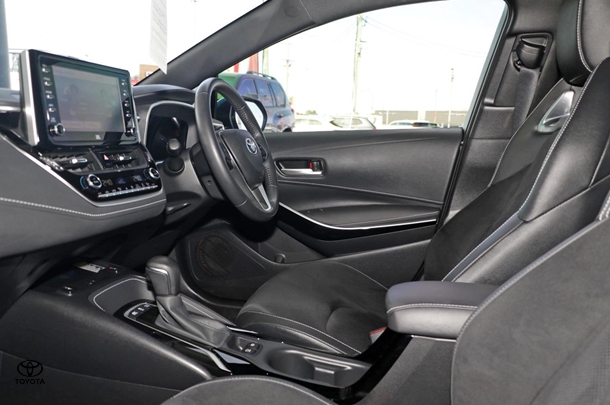 2022 Toyota Corolla Hatch Hybrid ZR image 10