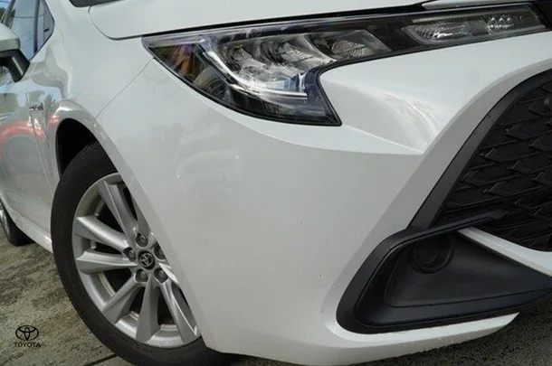 2022 Toyota Corolla Hatch Hybrid Ascent Sport image 2