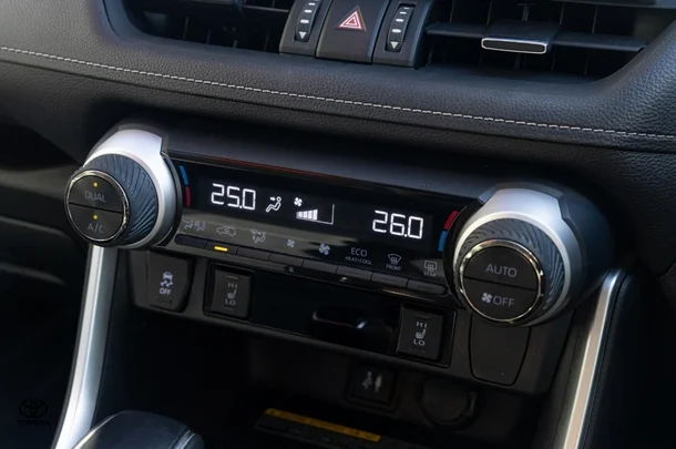 2019 Toyota Rav4 Hybrid Cruiser-AWD image 17