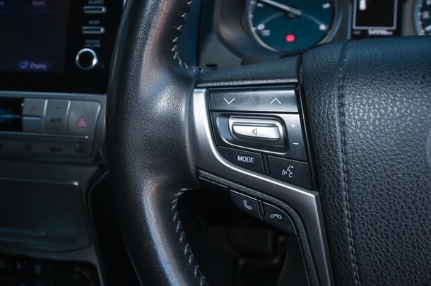 2021 TOYOTA Prado VX image 12