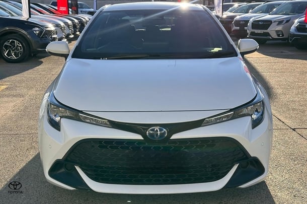 2023 Toyota Corolla Hatch Hybrid Ascent Sport image 4