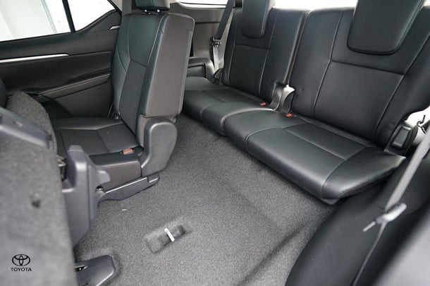 2024 Toyota Fortuner Crusade image 19