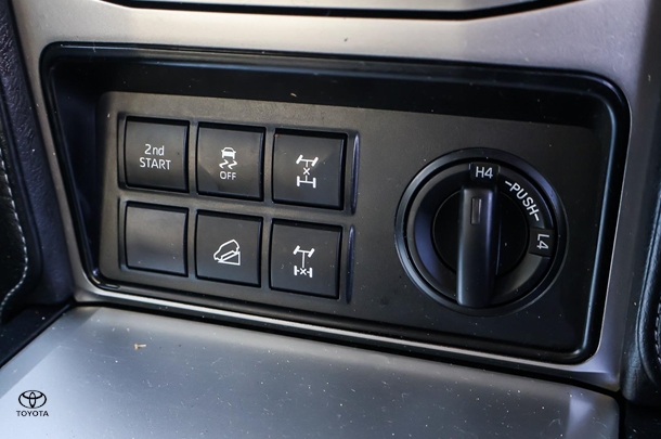 2019 Toyota Prado VX image 19