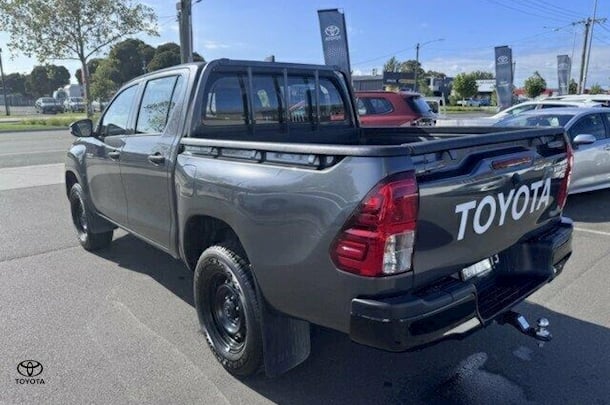 2024 Toyota Hilux Workmate image 4