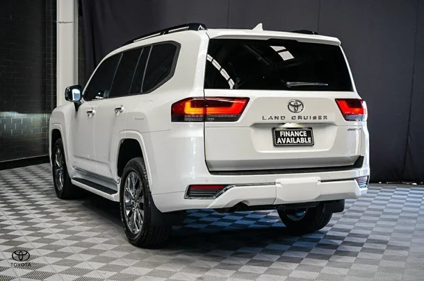 2021 Toyota Landcruiser Sahara ZX image 5