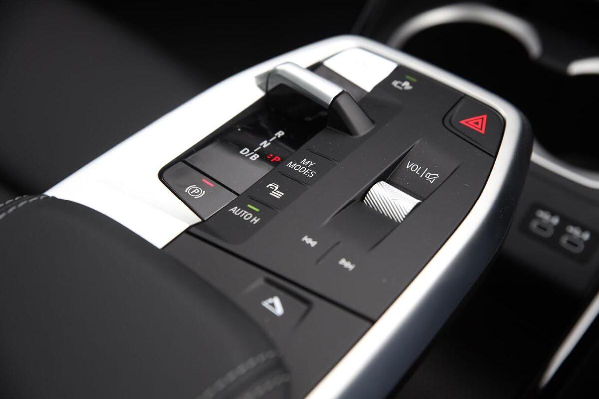 2024 BMW iX2 xDrive30 M Sport U10 Auto AWD image 13