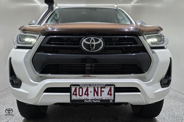 2022 Toyota Hilux SR5 image 7
