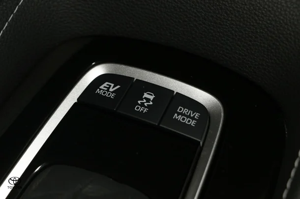 2022 Toyota Corolla Hatch Hybrid ZR image 18