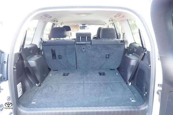 2023 Toyota Prado GXL image 6