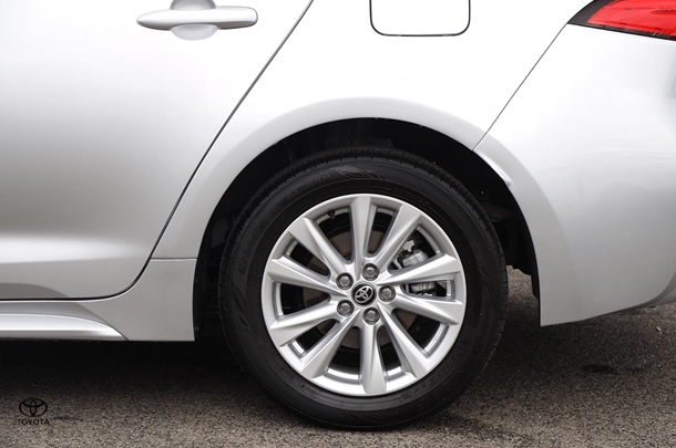 2024 Toyota Corolla Sedan Hybrid Ascent Sport image 12