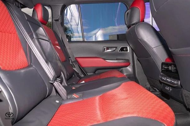 2021 Toyota Landcruiser GR-S image 8