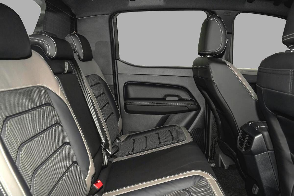 2024 Volkswagen Amarok TSI452 Aventura NF Auto 4MOTION Perm MY23 Dual Cab image 6