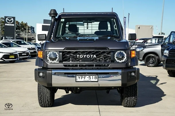2024 Toyota LC Military GXL image 4