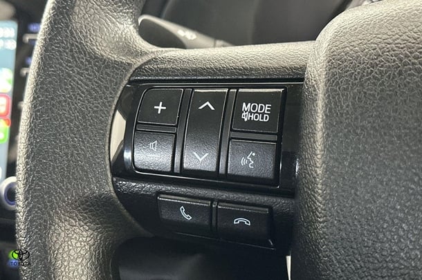 2022 Toyota Hilux SR image 19