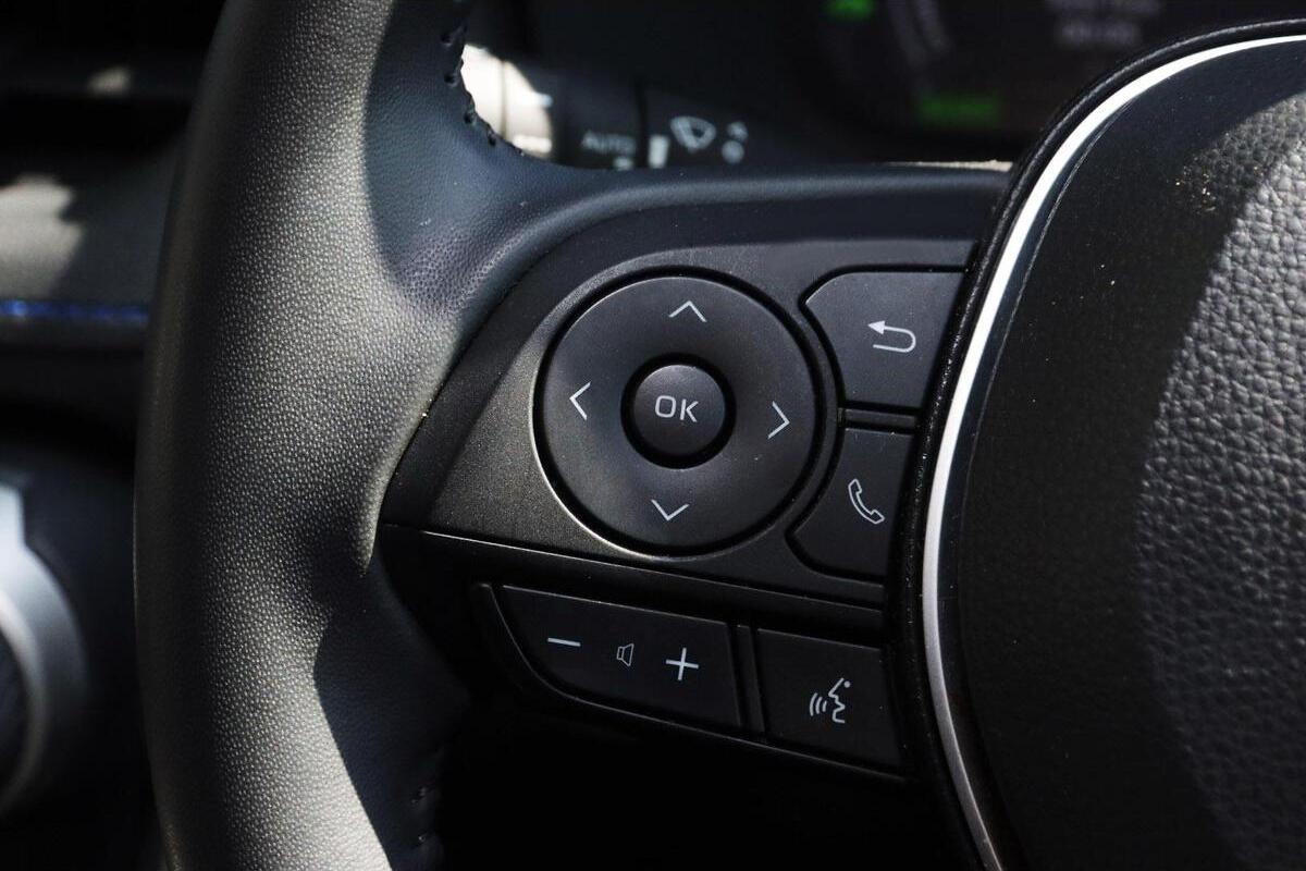 2024 Toyota RAV4 XSE Auto eFour image 14