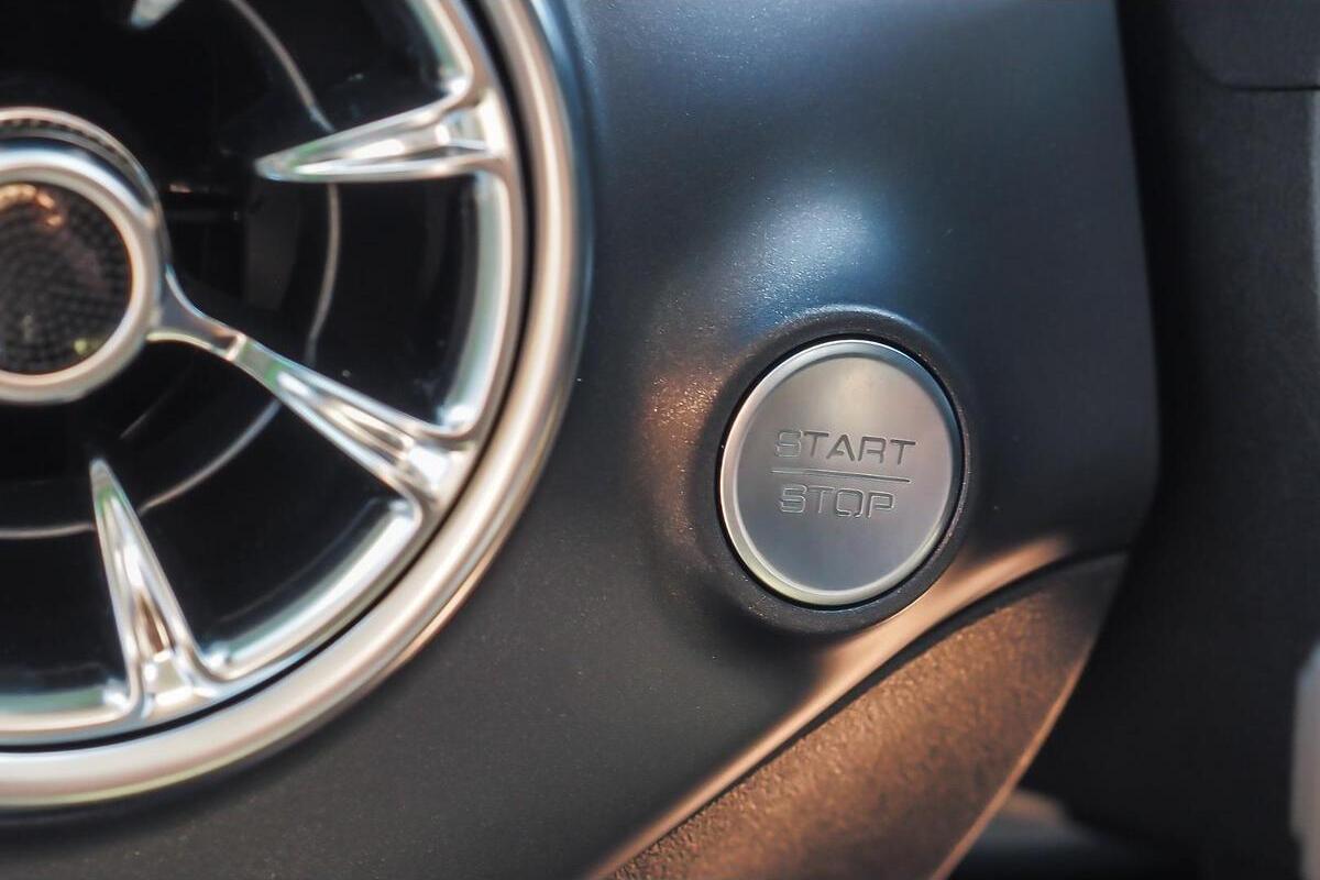 2025 GWM Tank 300 Lux Hybrid Auto 4x4 image 14