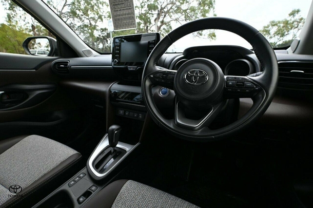 2021 Toyota Yaris Cross Hybrid Urban image 15