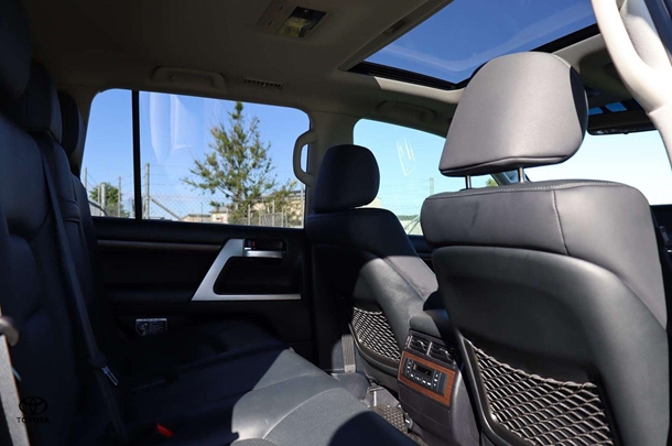 2020 Toyota Landcruiser VX image 23