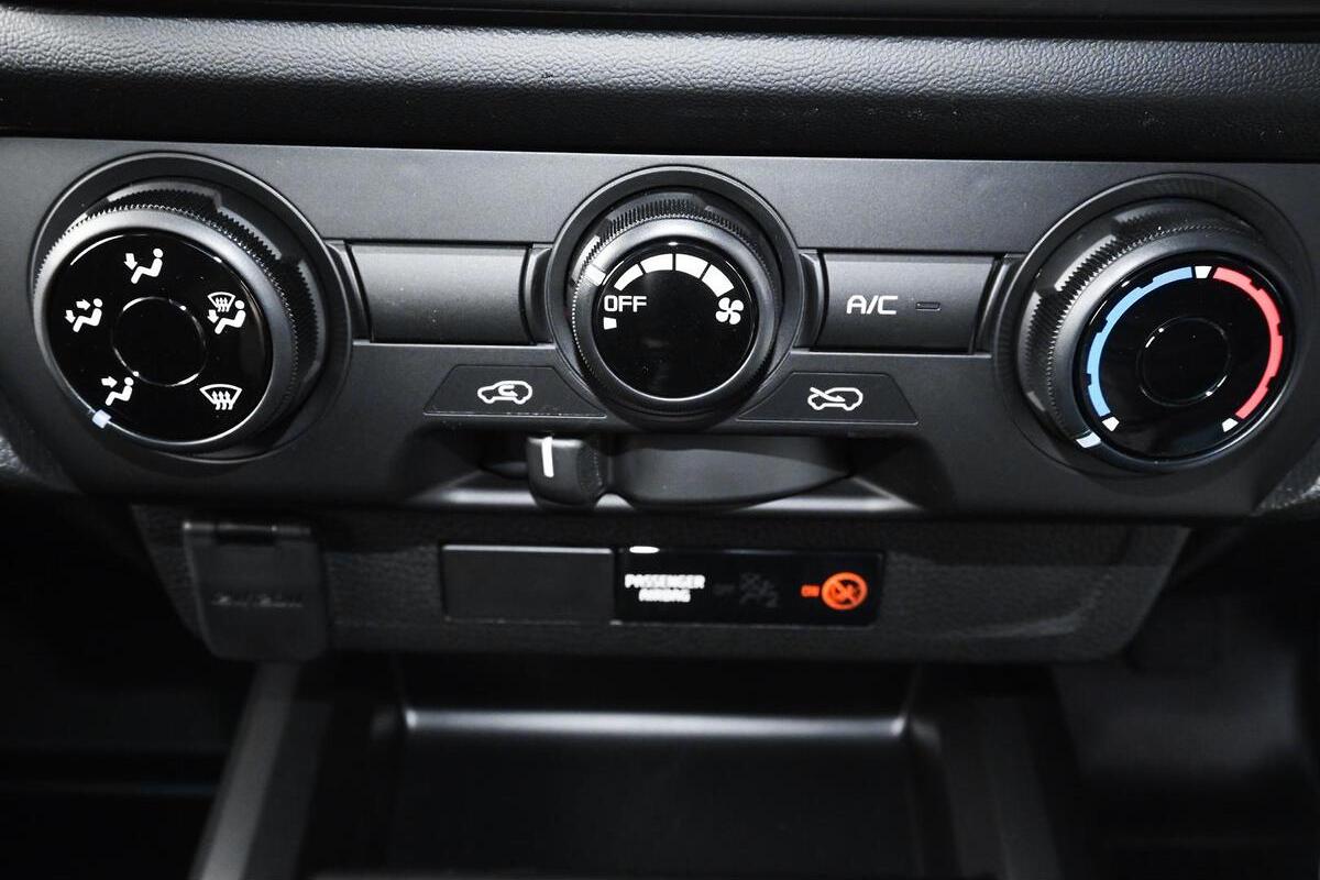2025 Isuzu D-MAX SX High Ride Manual 4x2 MY24 image 10