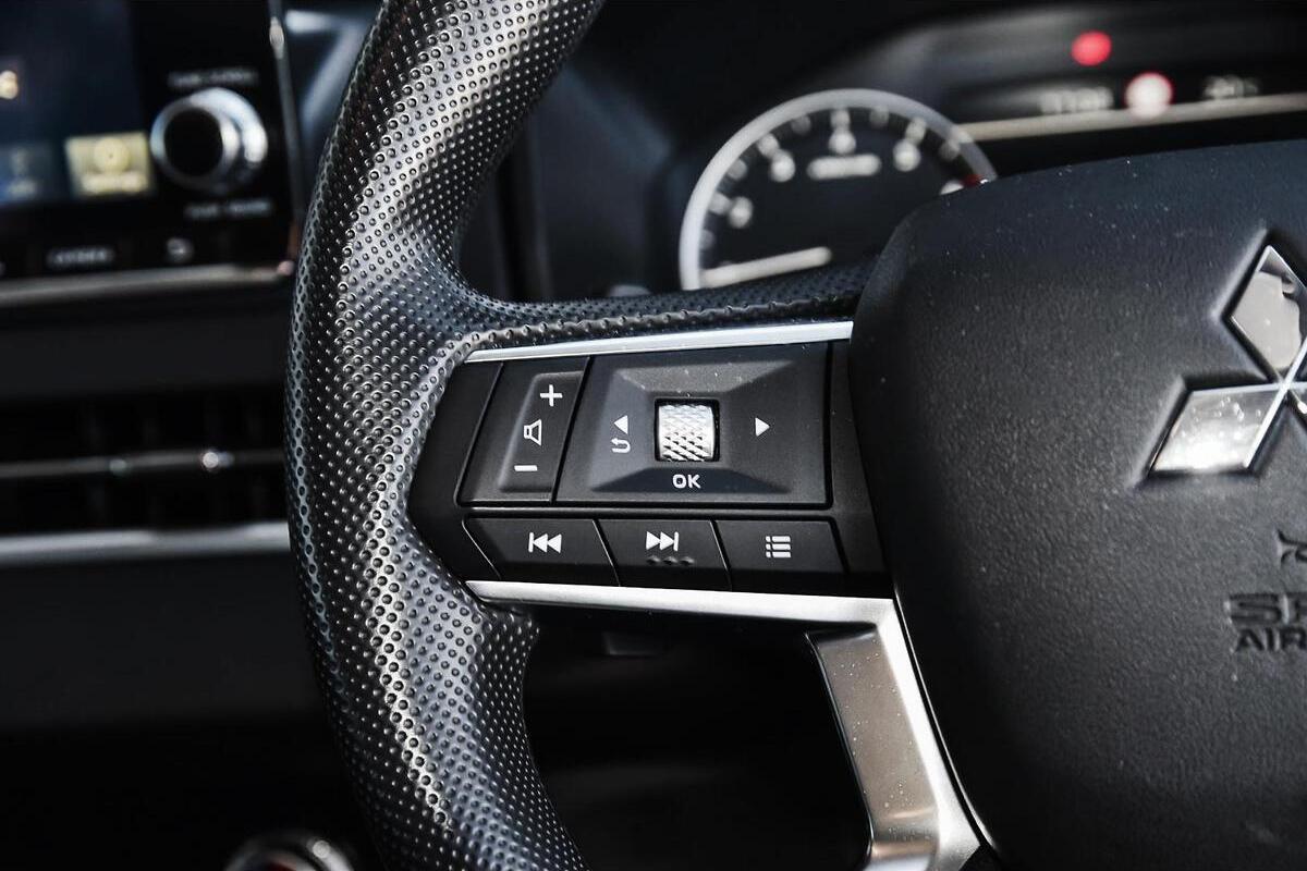 2024 Mitsubishi Outlander ES ZM Auto 2WD MY24 image 13