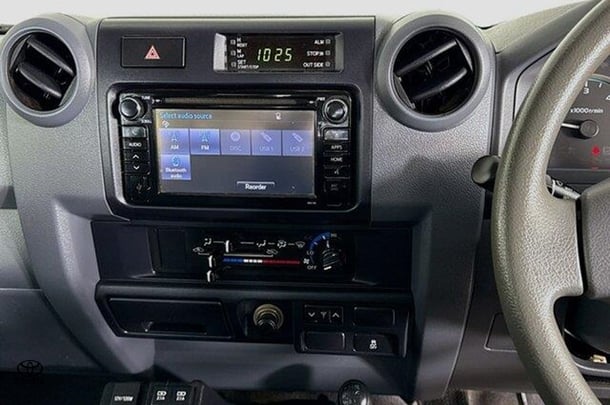 2021 Toyota LANDCRUISER MILITARY GXL image 14