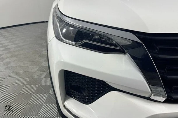 2023 Toyota FORTUNER GXL image 3