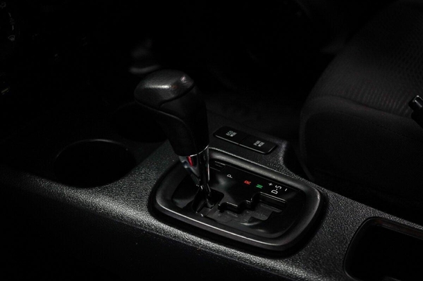 2019 Toyota Hilux 4x4 SR image 28