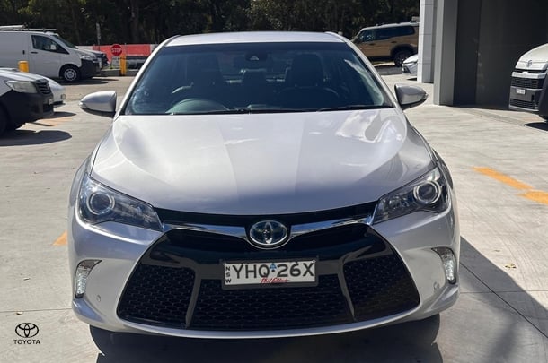 2017 Toyota Camry Hybrid Hybrid Atara SL image 3