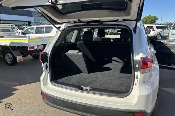 2017 Toyota Kluger GX AWD image 5