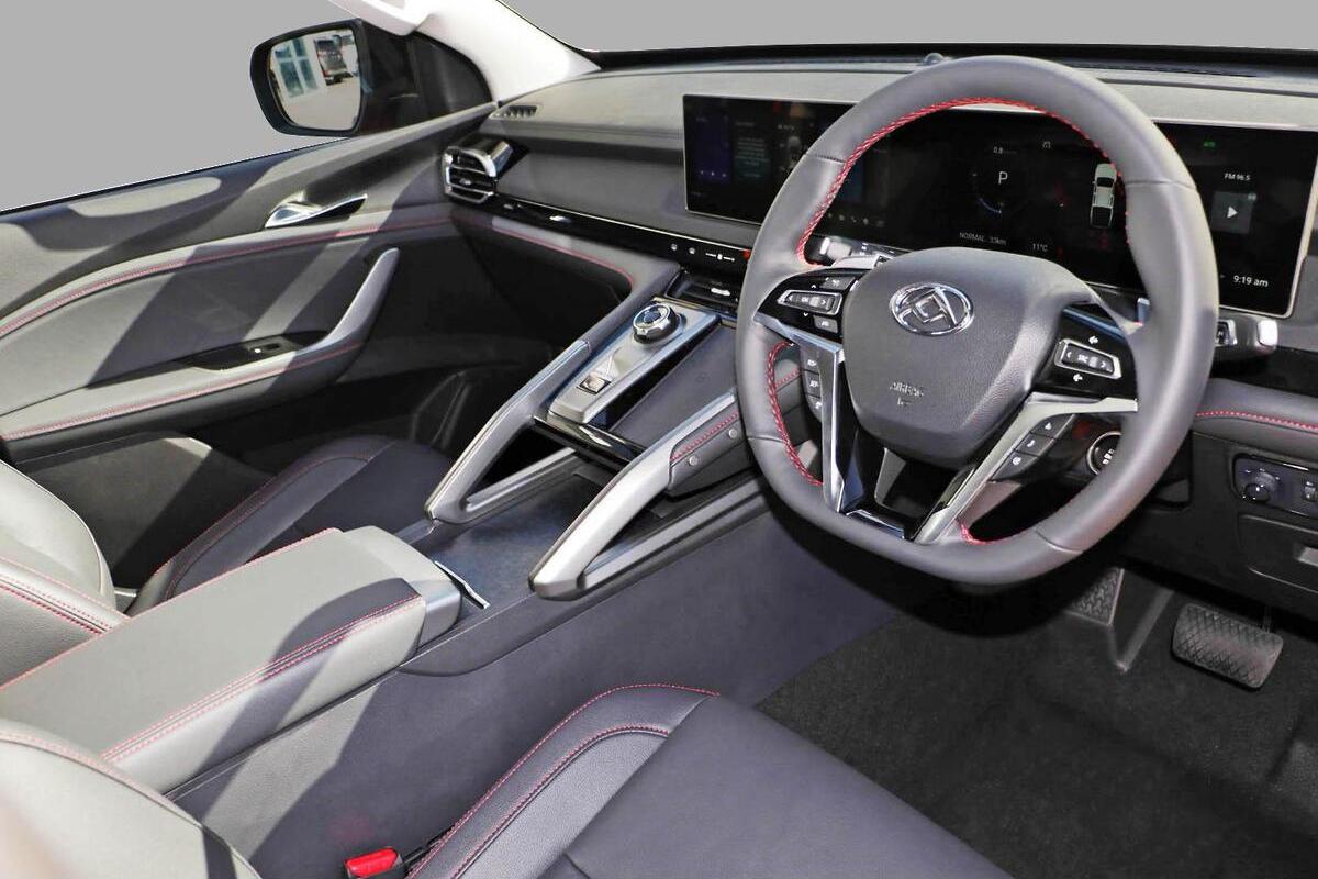 2024 LDV T60 Max PLUS Auto 4x4 MY24 Dual Cab image 5