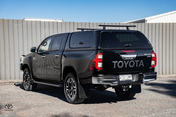 2021 Toyota HILUX SR5 image 31