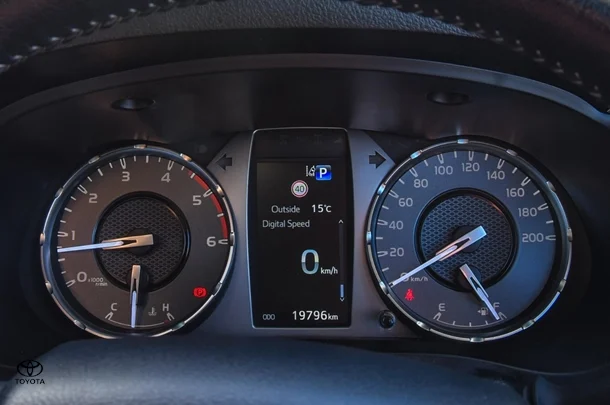 2023 Toyota HILUX SR5 image 10