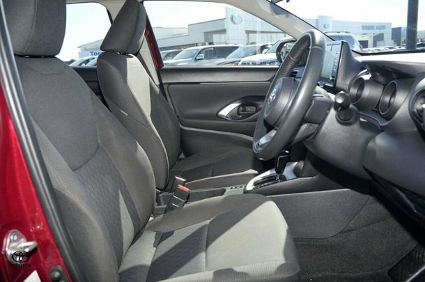2021 Toyota Yaris Cross Hybrid GX image 8
