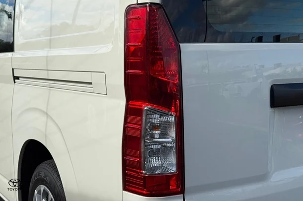 2021 Toyota Hiace LWB image 20