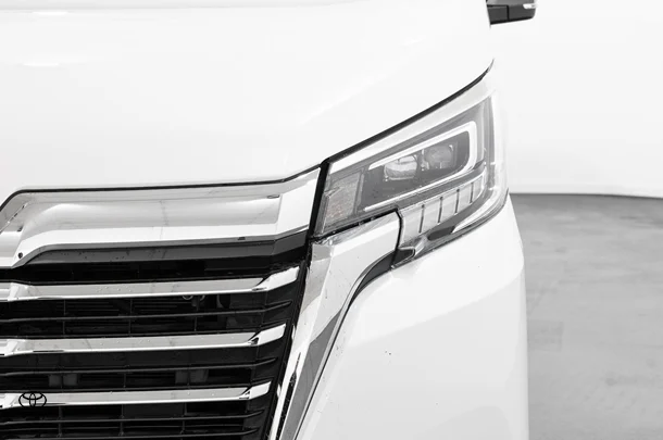 2022 Toyota Granvia Standard image 12