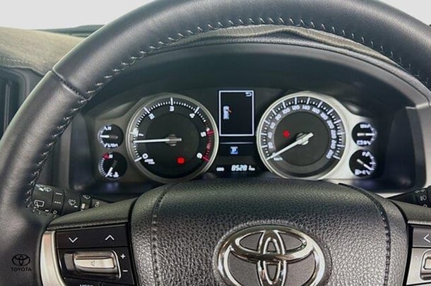 2021 Toyota LANDCRUISER GXL image 13