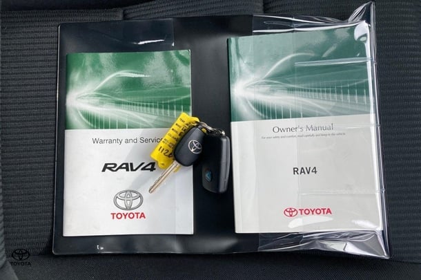 2016 Toyota RAV4 GX-2WD image 20