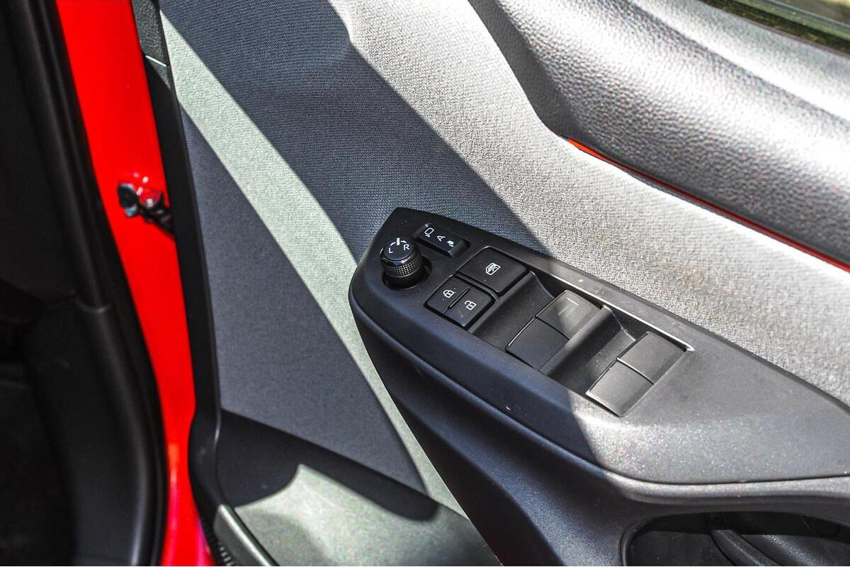 2024 Toyota Yaris ZR Hybrid Auto image 17