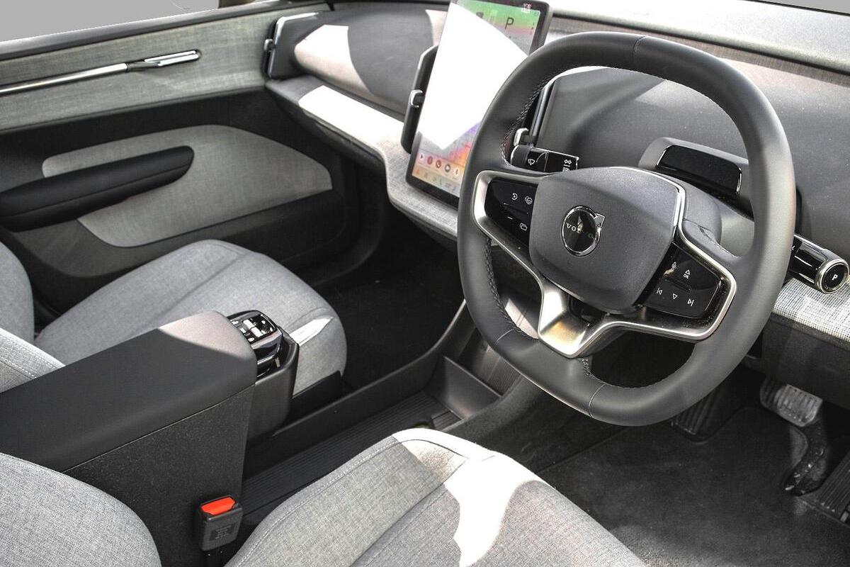 2024 Volvo EX30 Single Motor Extended Range Ultra Auto MY25 image 6
