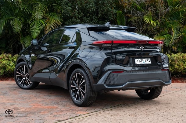 2023 TOYOTA C-HR Hybrid Koba 2WD image 2