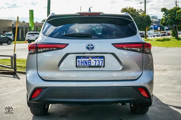 2021 Toyota Kluger Hybrid GX image 5