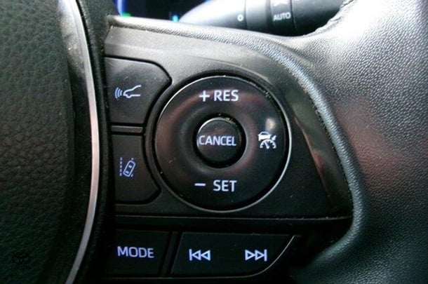 2022 Toyota RAV4 XSE image 19